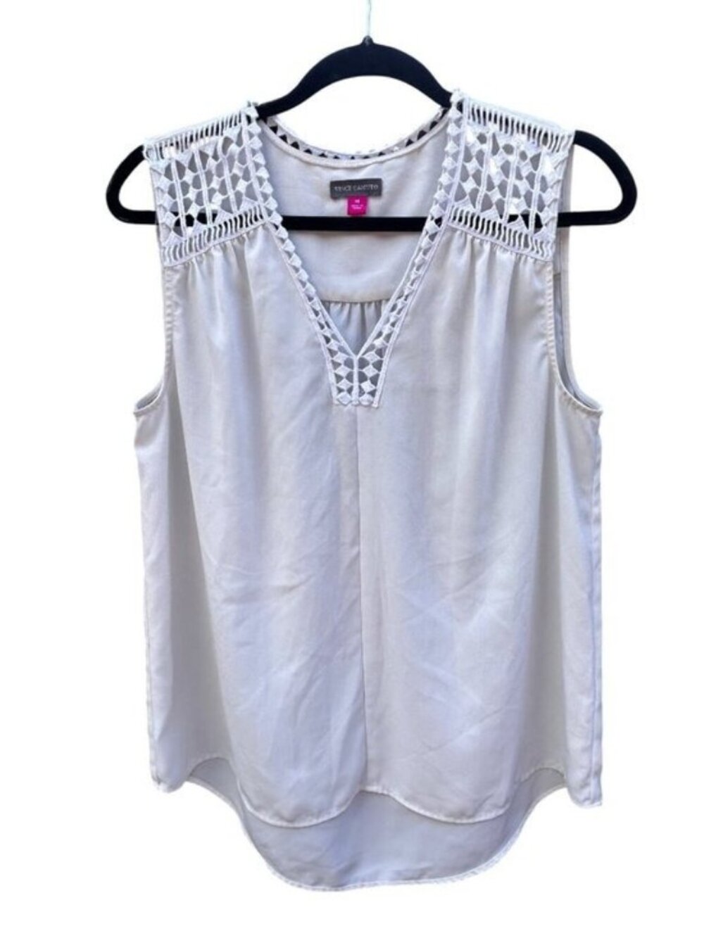 Vince Camuto White Sleeveless Top With Crochet Yoke Size Medium Blouse 1933